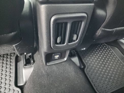 Used 2020 Jeep Compass Latitude w/ Cold Weather Group AWD/4WD image 19