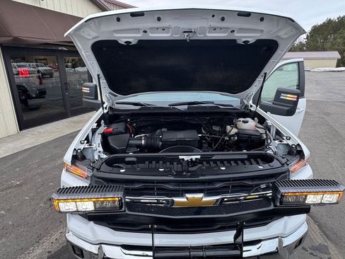Used 2025 Chevrolet Silverado 2500 LT w/ Convenience Package AWD/4WD image 12