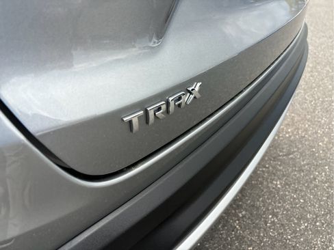 Used 2025 Chevrolet Trax LT image 23