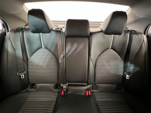 Used 2022 Toyota Camry SE FWD image 25