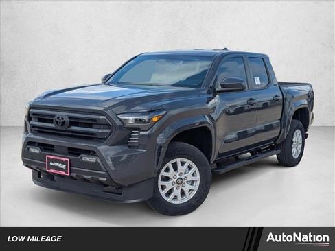 Used 2025 Toyota Tacoma SR5 image 1