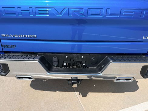 Used 2023 Chevrolet Silverado 1500 LT AWD/4WD image 8