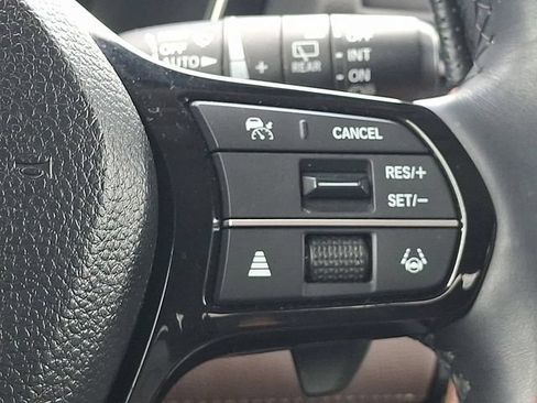 Used 2025 Honda Pilot Elite image 24