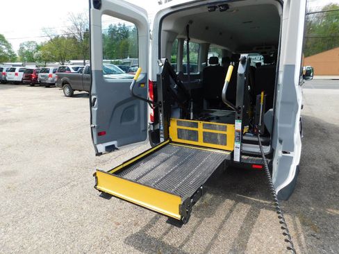 Used 2017 Ford Transit 350 XLT image 8