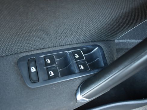 Used 2017 Volkswagen GTI S image 38