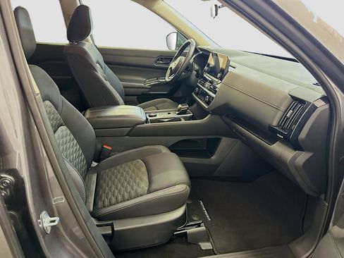 Used 2023 Nissan Pathfinder SV AWD/4WD image 32