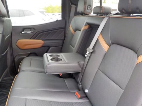 New 2026 GMC Canyon AT4 w/ AT4 Premium Package AWD/4WD image 19
