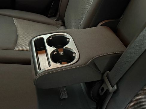 Used 2020 Nissan Pathfinder SV image 33