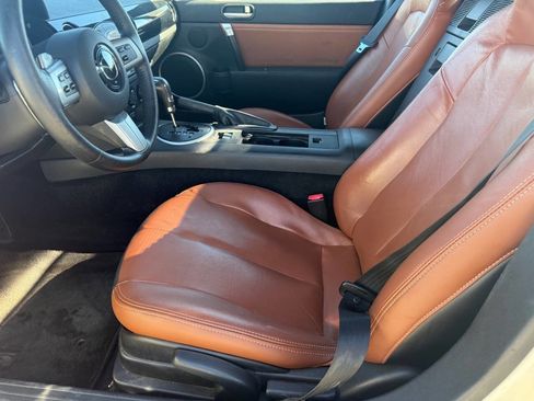 Used 2008 MAZDA MX-5 Miata Grand Touring w/ Premium Pkg image 10