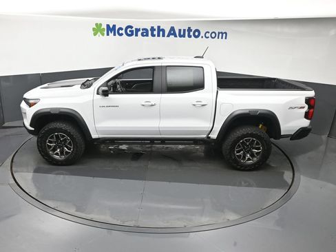 Used 2025 Chevrolet Colorado ZR2 w/ Technology Package AWD/4WD image 27