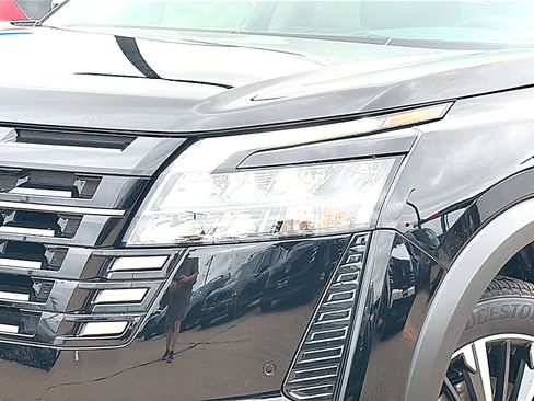 New 2026 Nissan Pathfinder Platinum w/ Cargo Package FWD image 4