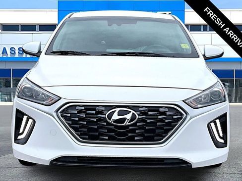 Used 2020 Hyundai Ioniq SE FWD image 18