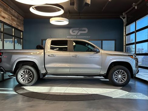 Used 2024 Chevrolet Colorado LT w/ LT Convenience Package II AWD/4WD image 2