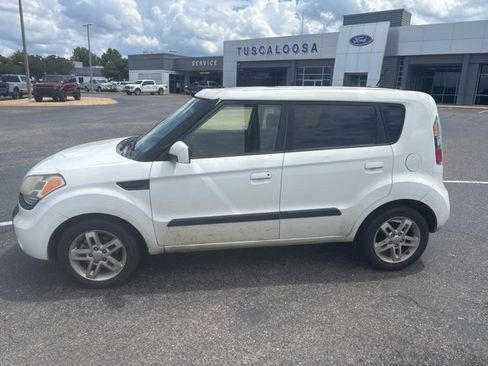 Used 2010 Kia Soul + w/ Audio Pkg FWD image 5