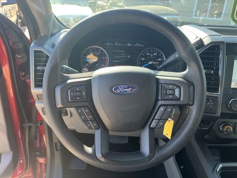 Used 2019 Ford F250 XLT w/ XLT Premium Package AWD/4WD image 22