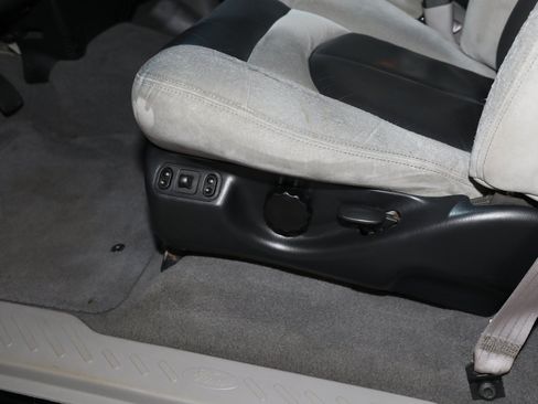 Used 2000 Ford F150 Lightning RWD image 56