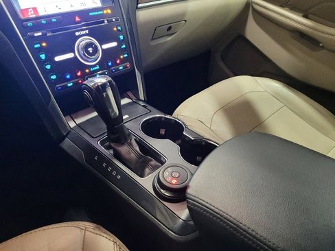 Used 2018 Ford Explorer Limited w/ Equipment Group 301A AWD/4WD image 26