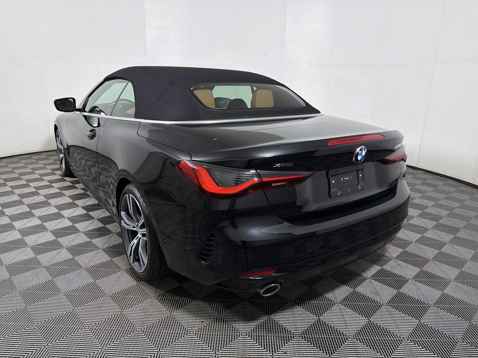 Used 2024 BMW 430i xDrive Convertible w/ Premium Package AWD/4WD image 5