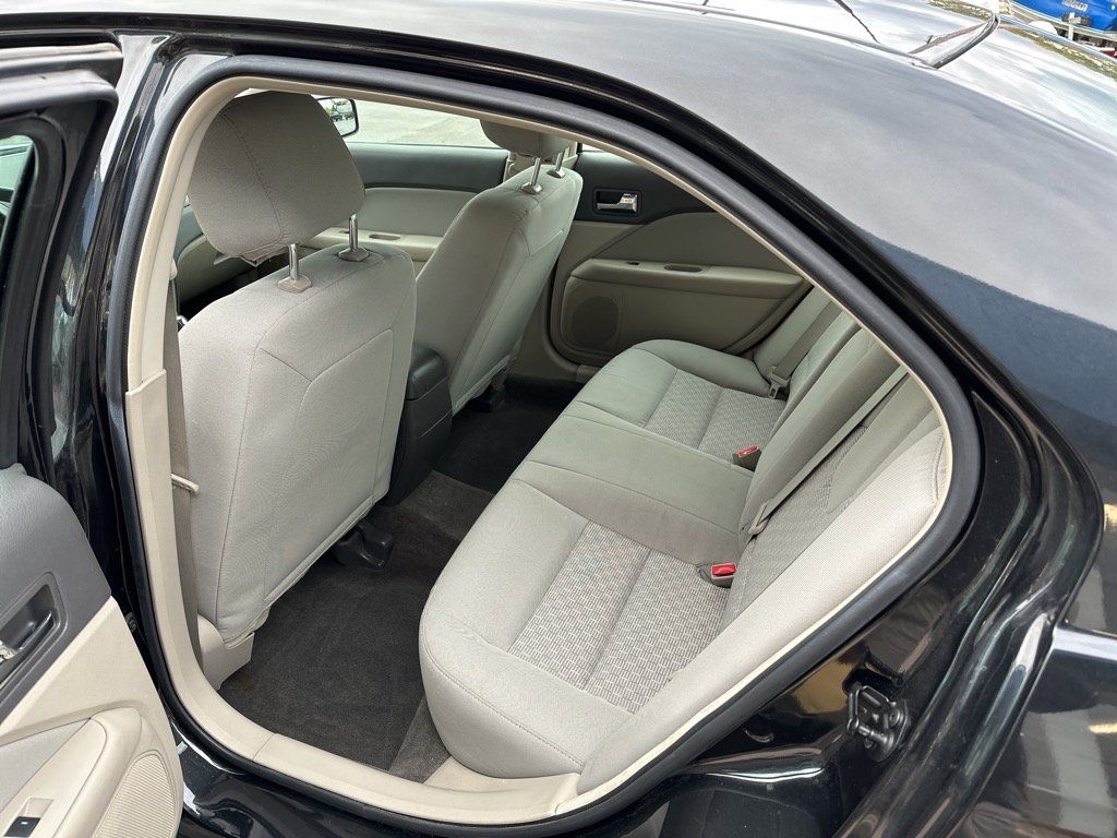 Used 2012 Ford Fusion S FWD image 10
