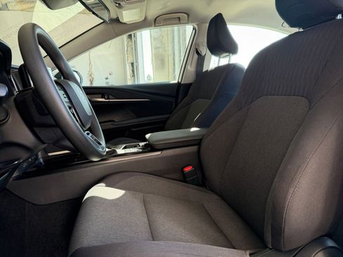 Used 2025 Toyota Camry LE image 25