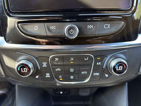 Used 2023 Chevrolet Traverse LT AWD/4WD image 23