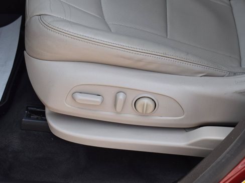 Used 2020 Buick Enclave Essence AWD/4WD image 28