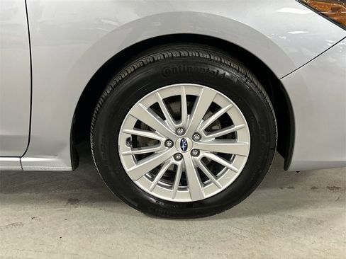 Used 2017 Subaru Impreza 2.0i Premium image 13