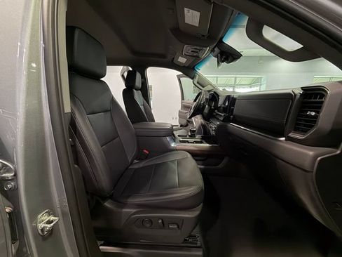 Used 2023 GMC Sierra 1500 SLT w/ SLT Premium Plus Package AWD/4WD image 14