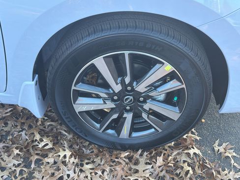 New 2025 Nissan Versa SV image 9