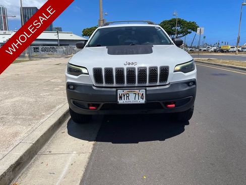 Used 2019 Jeep Cherokee Trailhawk AWD/4WD image 2