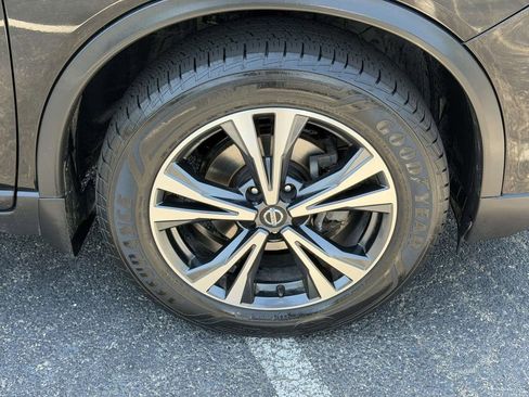Used 2017 Nissan Rogue SL AWD/4WD image 25