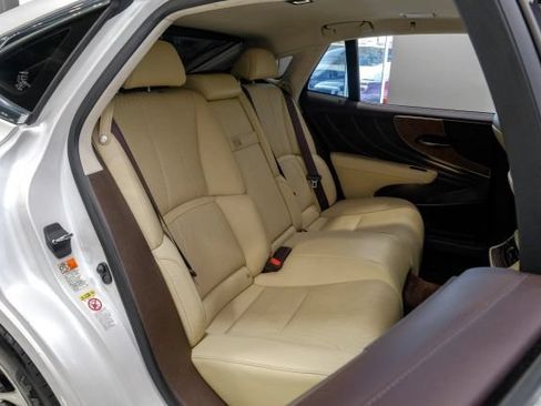 Used 2018 Lexus LS 500 w/ Accessory Package (Z1) RWD image 51