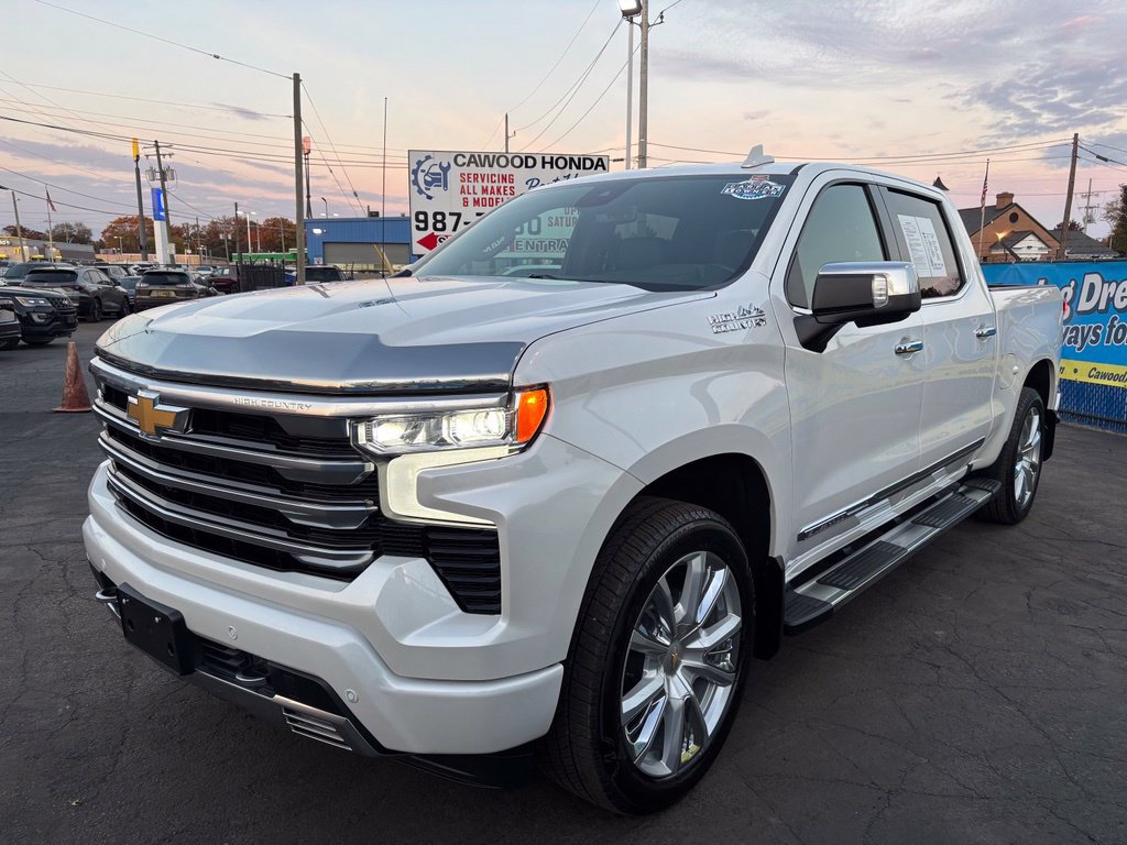 Used 2024 Chevrolet Silverado 1500 High Country w/ High Country Premium Package AWD/4WD image 8