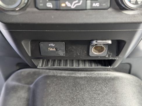 Used 2019 Ford F250 XLT w/ Snow Plow Prep Package image 24