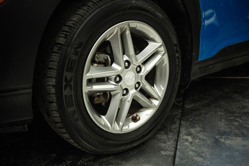 Used 2020 Hyundai Kona SE w/ Cargo Package FWD image 3