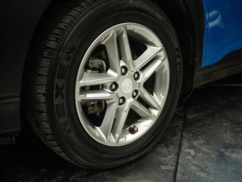 Used 2020 Hyundai Kona SE w/ Cargo Package FWD image 3