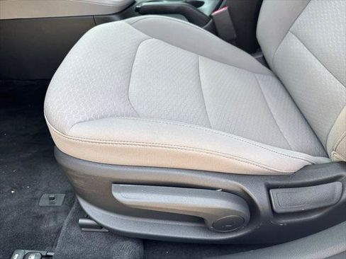 Used 2020 Hyundai Elantra SE FWD image 14