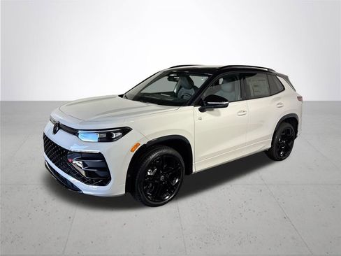 New 2026 Volkswagen Tiguan SE R-Line AWD/4WD image 2