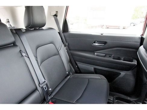 New 2026 Nissan Pathfinder SL w/ SL Premium Package (P04) FWD image 10