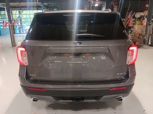 Used 2023 Ford Explorer XLT w/ Equipment Group 202A AWD/4WD image 13