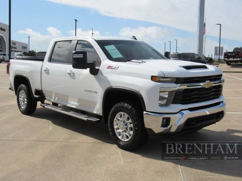 Used 2025 Chevrolet Silverado 2500 LT AWD/4WD image 8