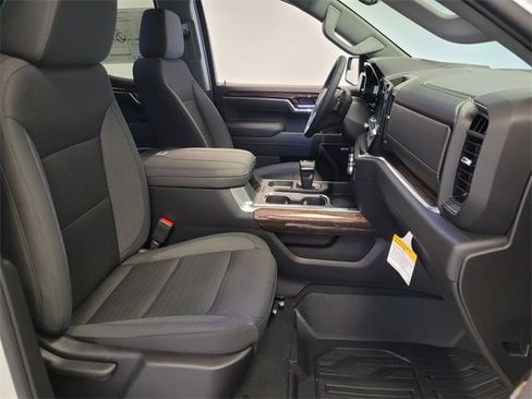 New 2026 GMC Sierra 1500 Elevation image 13