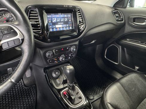 Used 2018 Jeep Compass Latitude w/ Popular Equipment Group AWD/4WD image 19