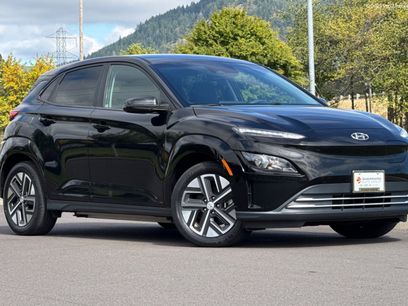 Used 2023 Hyundai Kona SE w/ Cargo Package