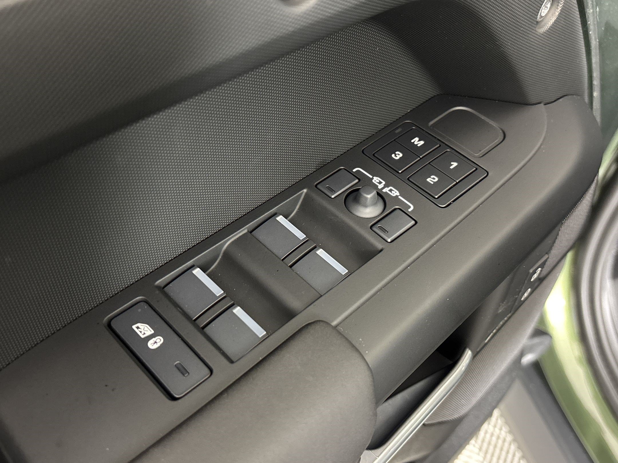 New 2026 Land Rover Defender 110 S AWD/4WD image 27