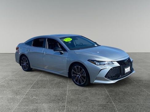 Used 2019 Toyota Avalon XSE w/ Preferred Accessory Package FWD image 7