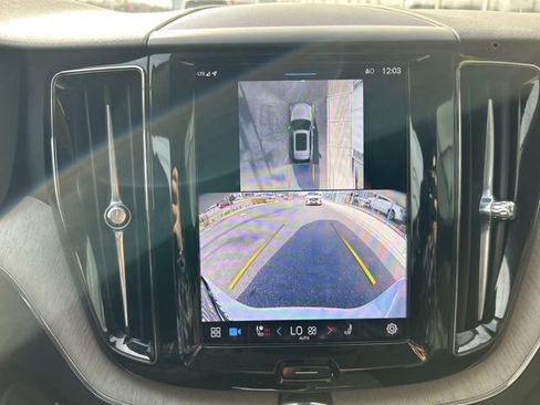Certified 2025 Volvo XC60 B5 Plus image 23