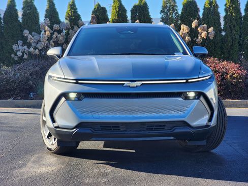 New 2026 Chevrolet Equinox EV LT image 5