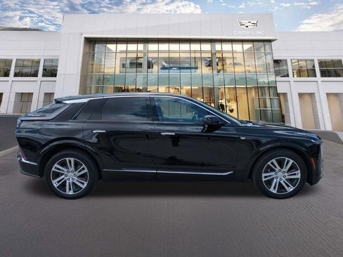 Certified 2024 Cadillac Lyriq Tech AWD/4WD image 4