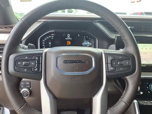 Used 2024 GMC Sierra 1500 Denali w/ Denali Reserve Package AWD/4WD image 7